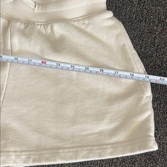 YoungLA a Woman’s Cream Ribbed waistband Drawstring and pockets Shorts Sz Small - Picture 7 of 10